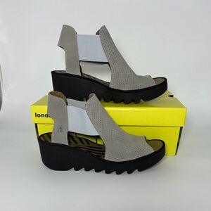 Fly London Wedge Sandals Suede Taupe Gray Platform Slingback Womens 9 EU 40